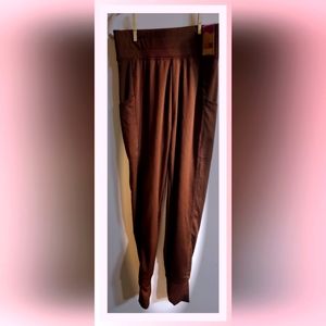 SHOSHO LOUNGE Activewear, brown trousers, size medium. Brand new with tags. 🛍️✨